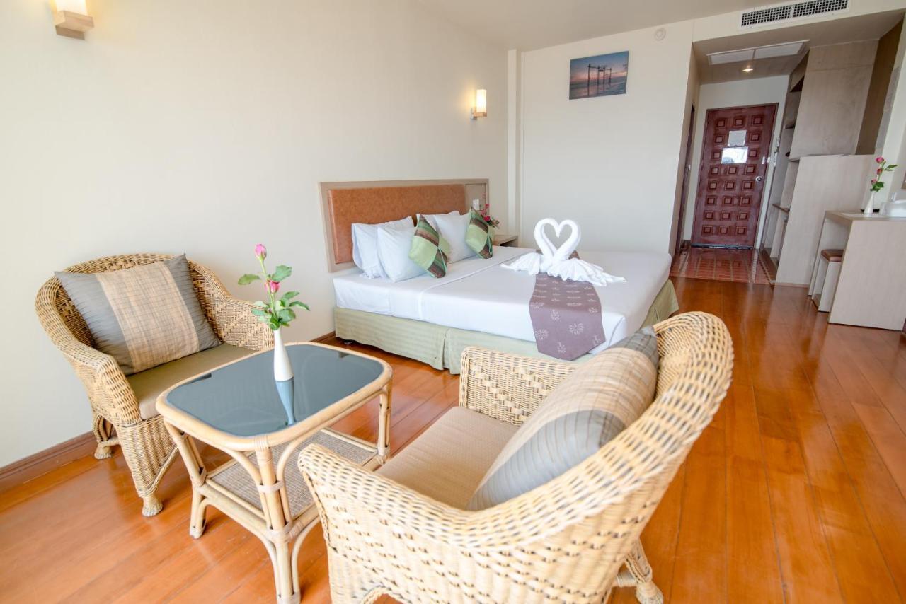 New Travel Beach Hotel & Resort Chao Lao Beach Buitenkant foto