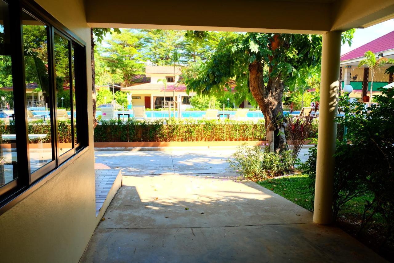 New Travel Beach Hotel & Resort Chao Lao Beach Buitenkant foto